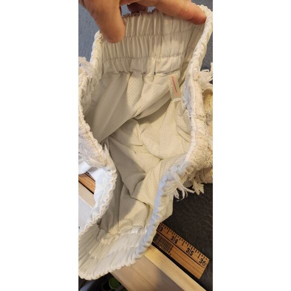 Free People Movement Solstice Shorts Size M‎ Ivory Crochet Trim Fringe Lined - Picture 7 of 11